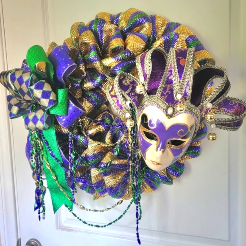 Mardi Gras Wreath Deco Mesh Bow Mask - Picture 2 of 9
